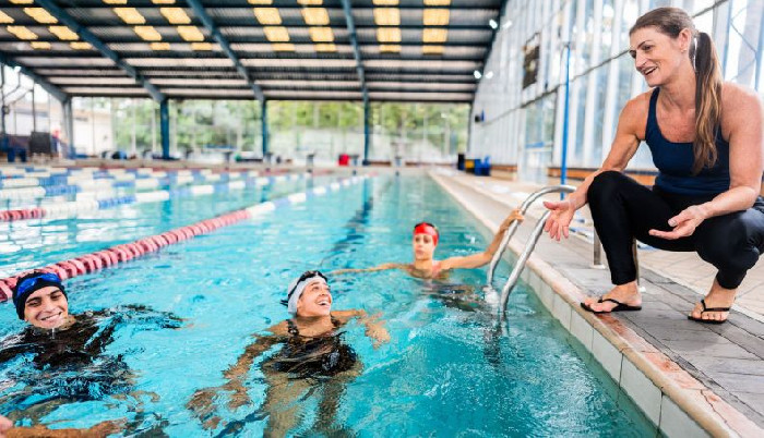 Beneficios de los ejercicios en el agua y la natación, algo más que ...